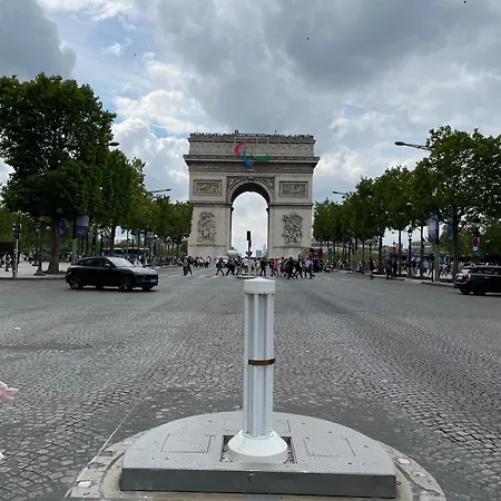 Champs-elysees Elegance Lägenhet